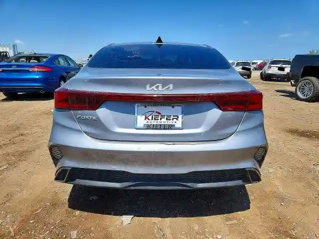 3KPF24AD6RE776635 2024 KIA FORTE LXS-5