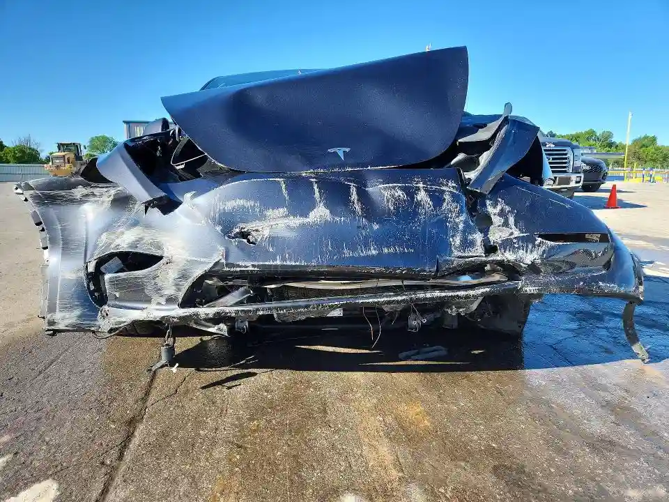 7SAYGDEE9RF994045 2024 TESLA MODEL Y-4