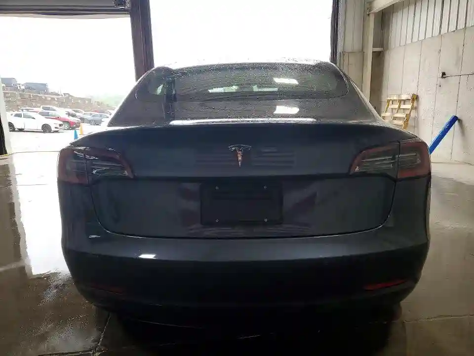 5YJ3E1EA8NF288218 2022 TESLA MODEL 3-5