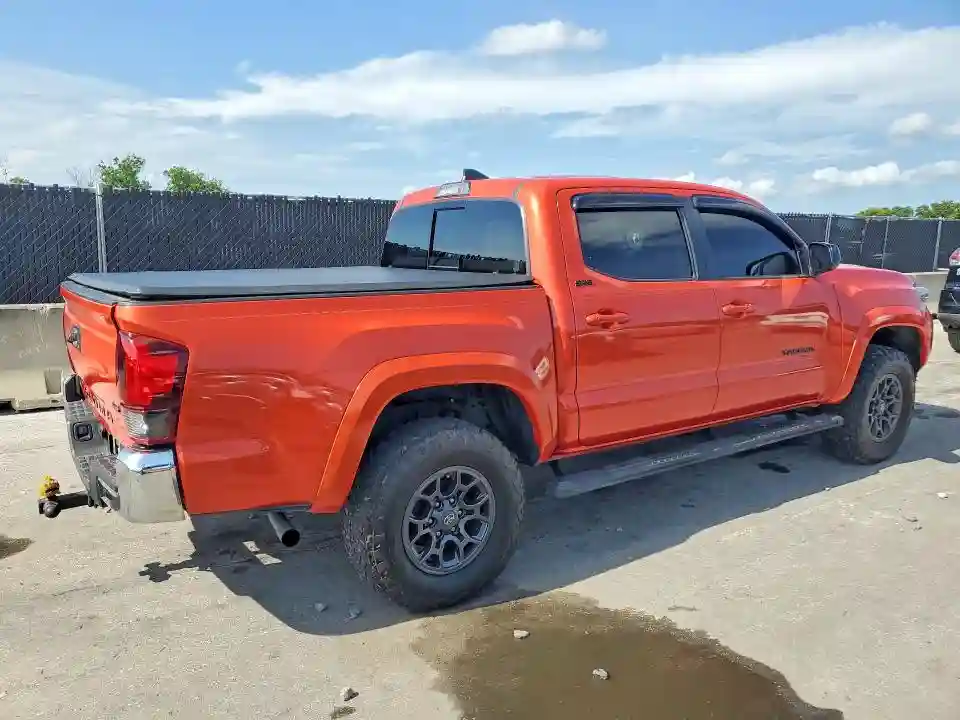 3TMAZ5CN8JM075977 2018 TOYOTA TACOMA-2