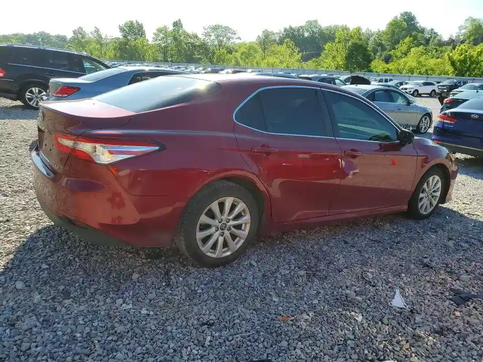 4T1B11HK1JU622338 2018 TOYOTA CAMRY-2