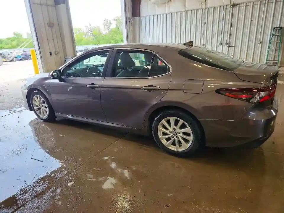 4T1C11AK2MU614834 2021 TOYOTA CAMRY-1