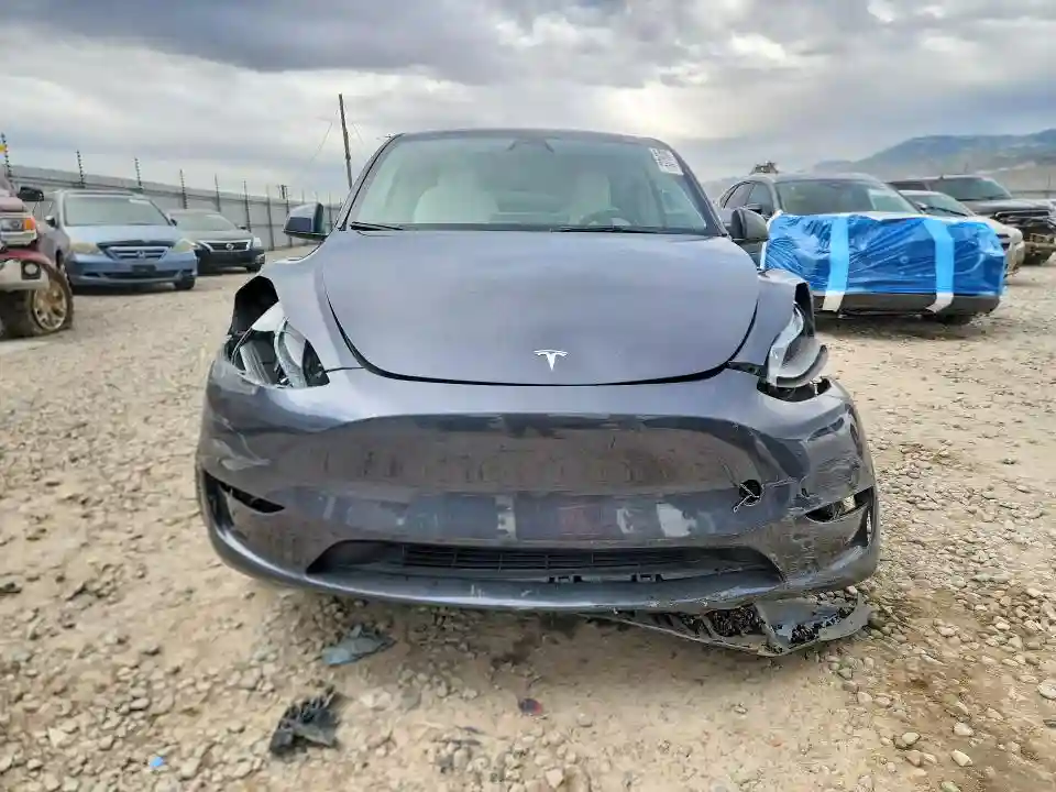 7SAYGAEE1PF978790 2023 TESLA MODEL Y-4