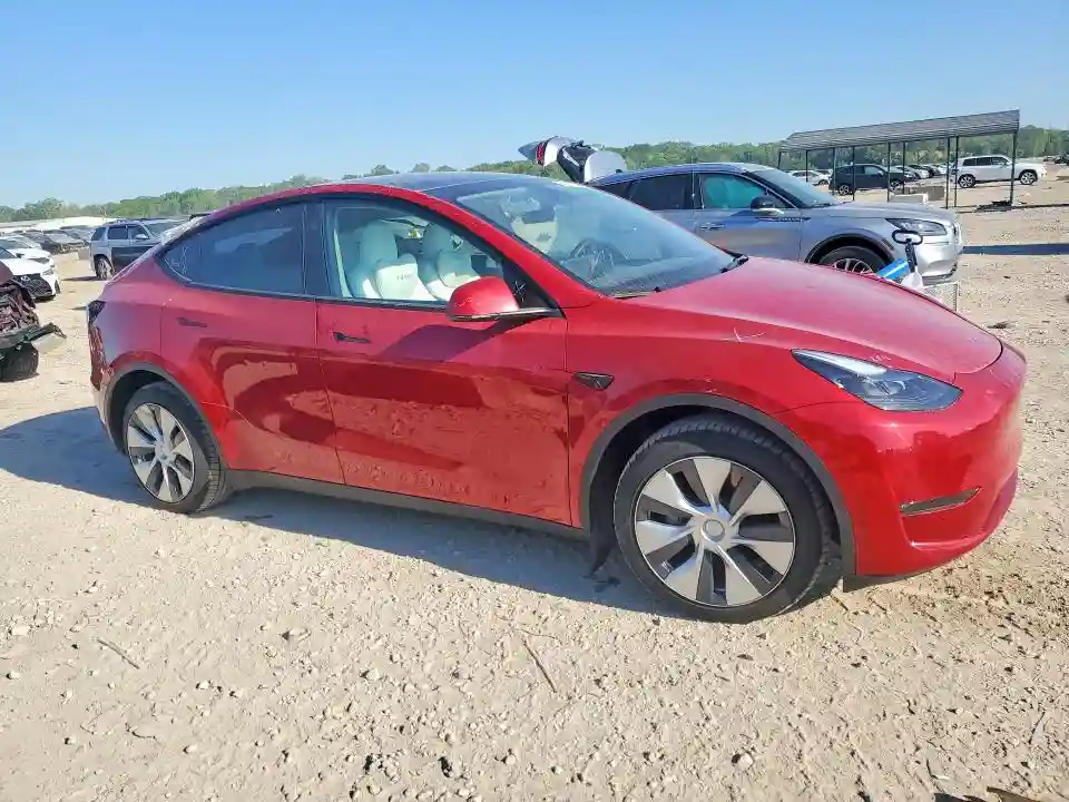 7SAYGDEE9PF811272 2023 TESLA MODEL Y-3
