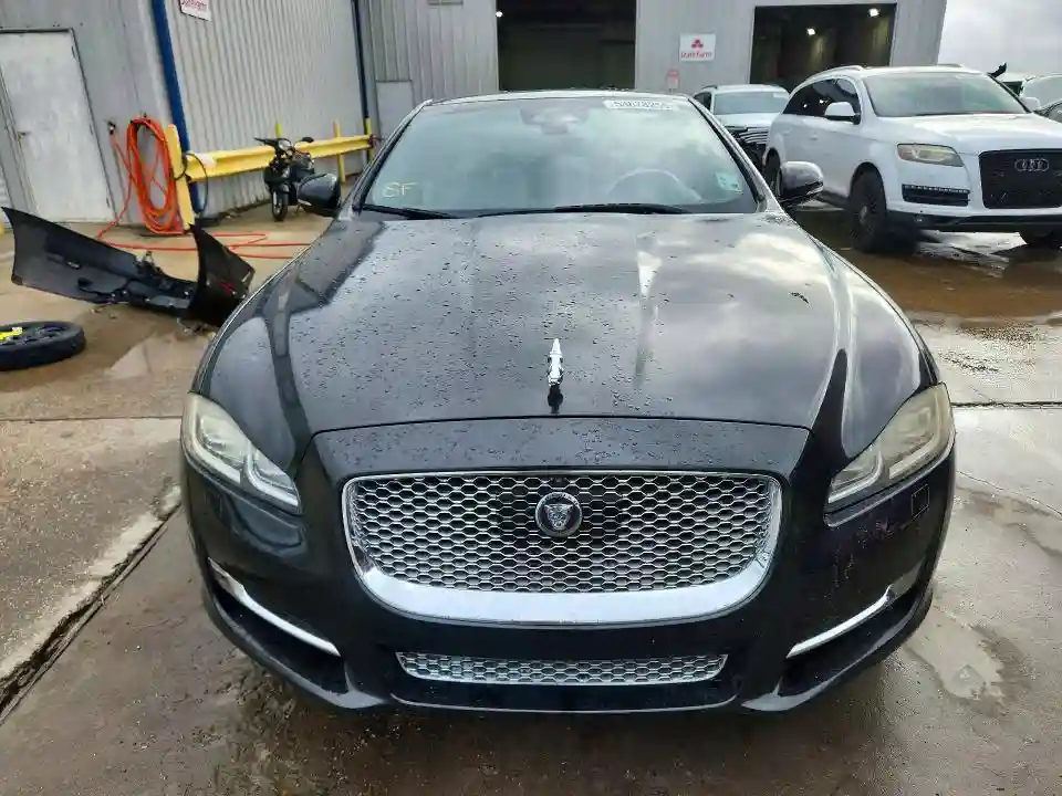 SAJWA2GE4JMW15733 2018 JAGUAR XJ-4