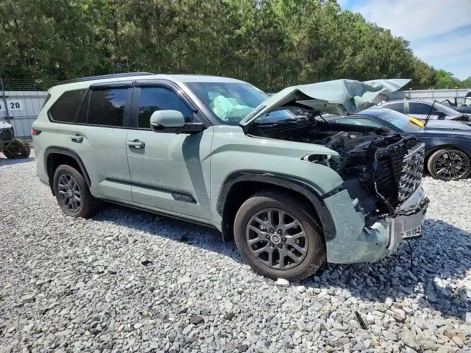7SVAAABA0RX038383 2024 TOYOTA SEQUOIA-3