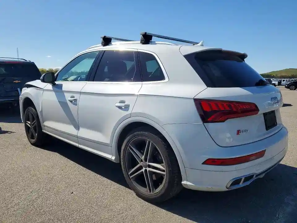 WA1B4AFY8K2100137 2019 AUDI SQ5-1