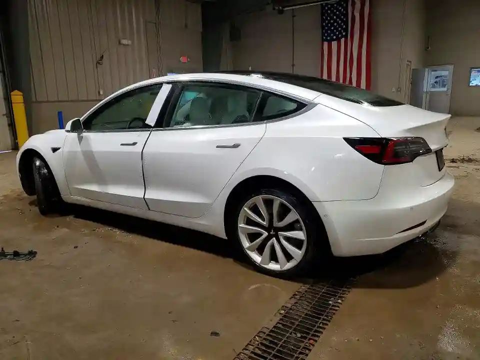5YJ3E1EB2KF469576 2019 TESLA MODEL 3-1