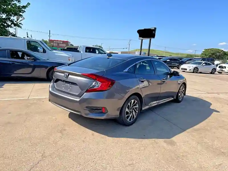 19XFC2F7XJE031850 2018 HONDA CIVIC-3