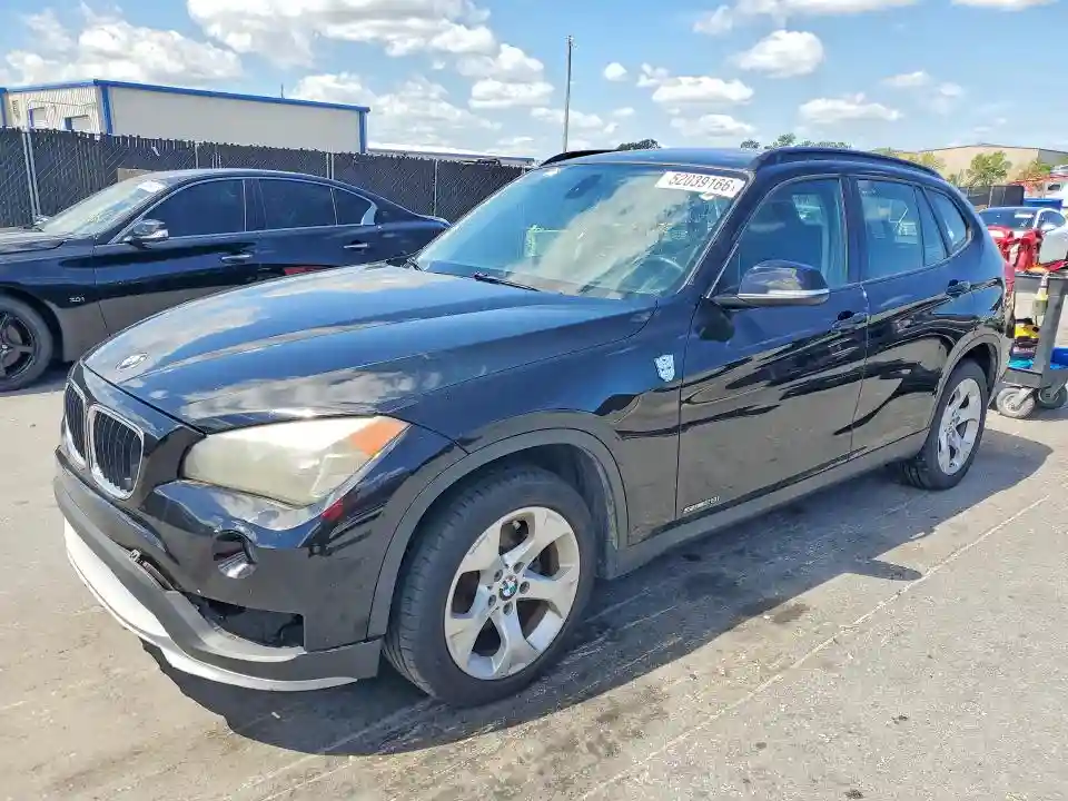 WBAVM1C52FV314409 2015 BMW X1-0