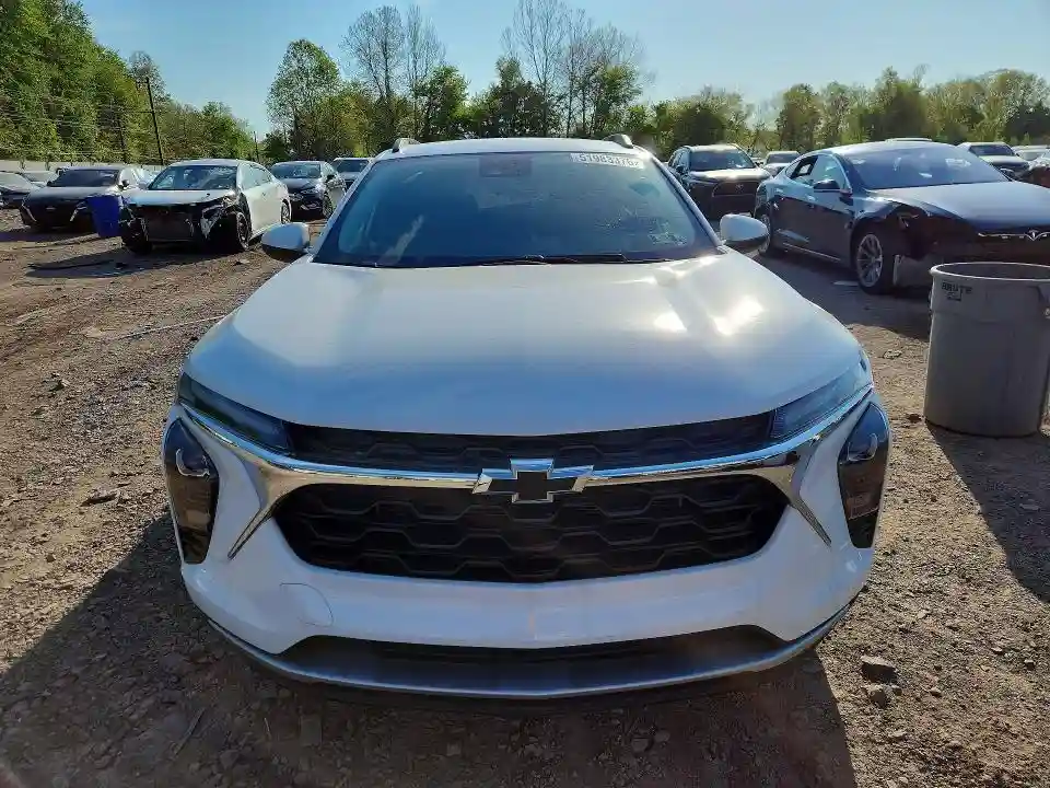 KL77LHEP7SC096086 2025 CHEVROLET TRAX-4