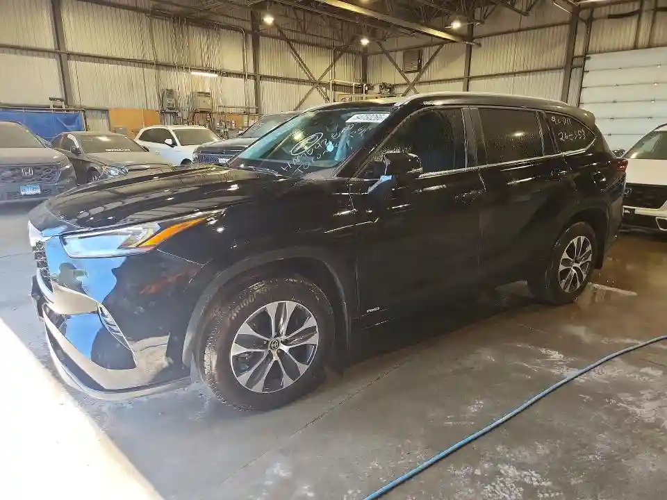 5TDKBRCHXSS677274 2025 TOYOTA HIGHLANDER-0