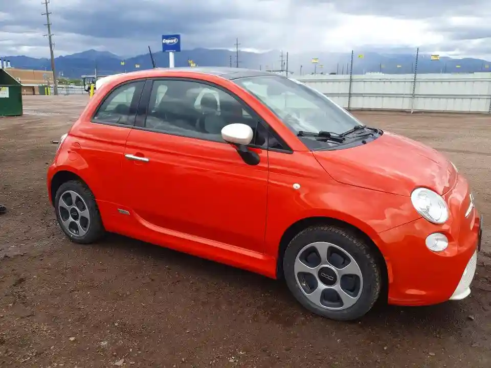 3C3CFFGE9ET189715 2014 FIAT 500-3