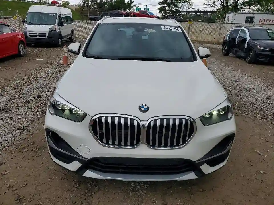 WBXJG9C05M5T96633 2021 BMW X1-4