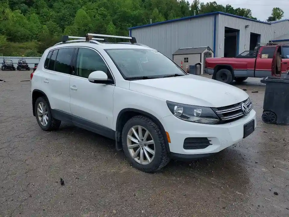 WVGSV7AXXHK020198 2017 VOLKSWAGEN TIGUAN-3