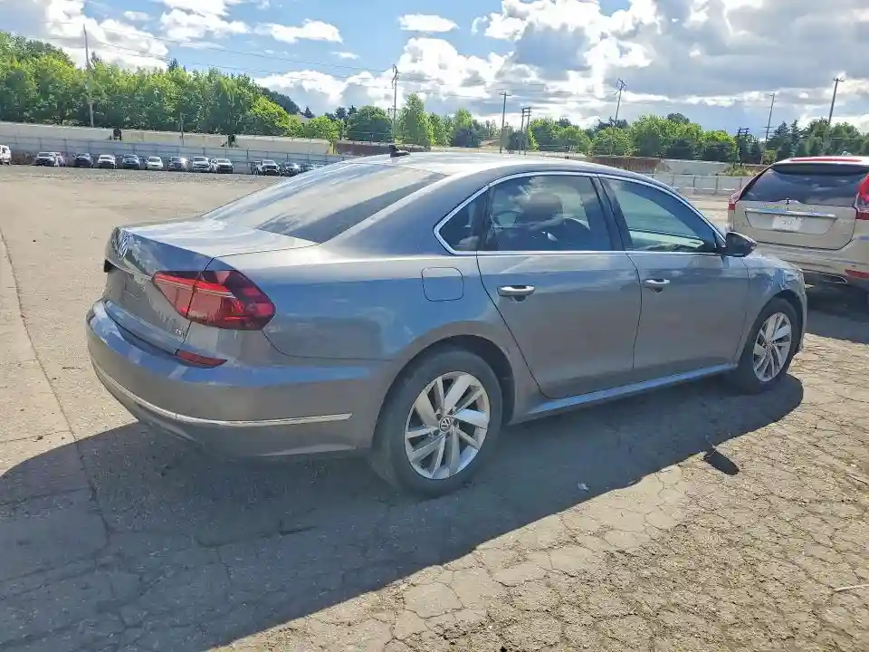 1VWBA7A30JC010029 2018 VOLKSWAGEN PASSAT-2