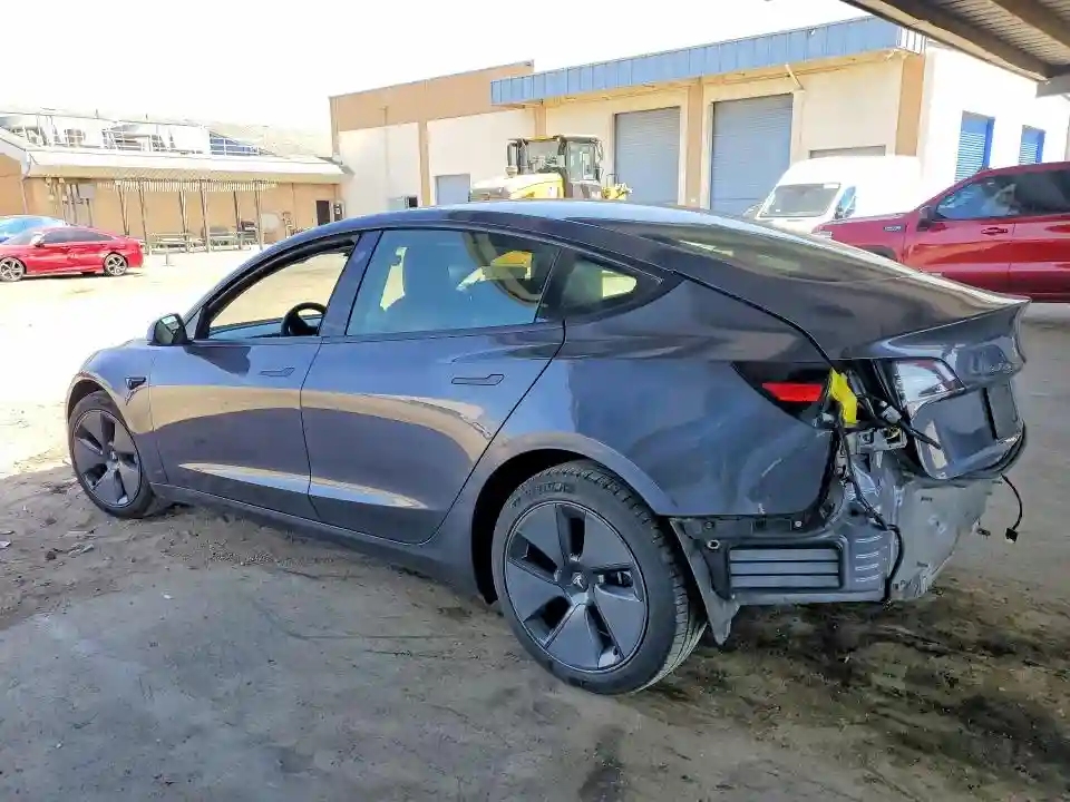 5YJ3E1EA0NF129600 2022 TESLA MODEL 3-1