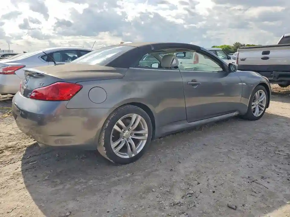 JN1CV6FEXAM355341 2010 INFINITI G37-2