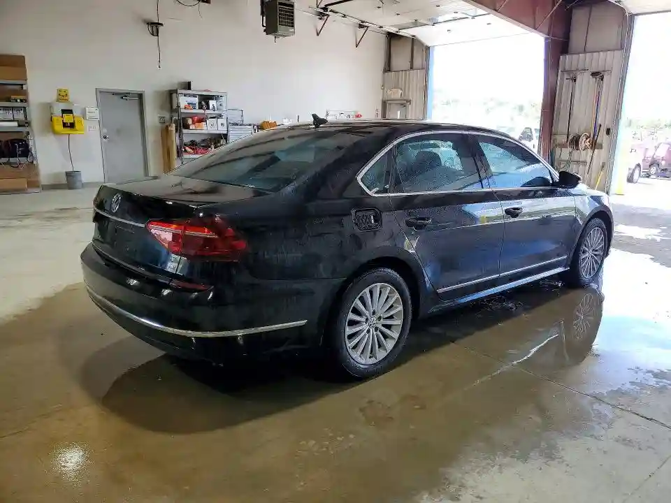 1VWBT7A35HC039451 2017 VOLKSWAGEN PASSAT-2