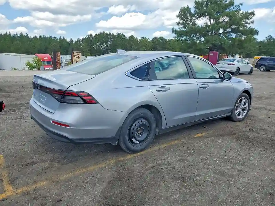 1HGCY1F22SA030989 2025 HONDA ACCORD-2