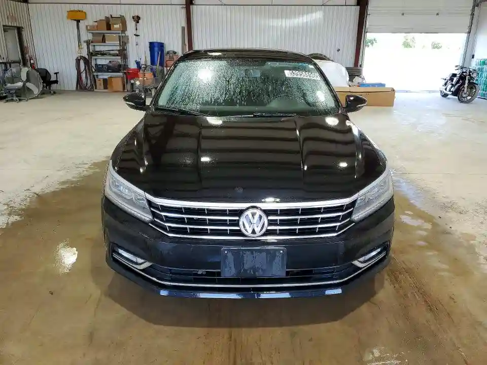 1VWBT7A35HC039451 2017 VOLKSWAGEN PASSAT-4
