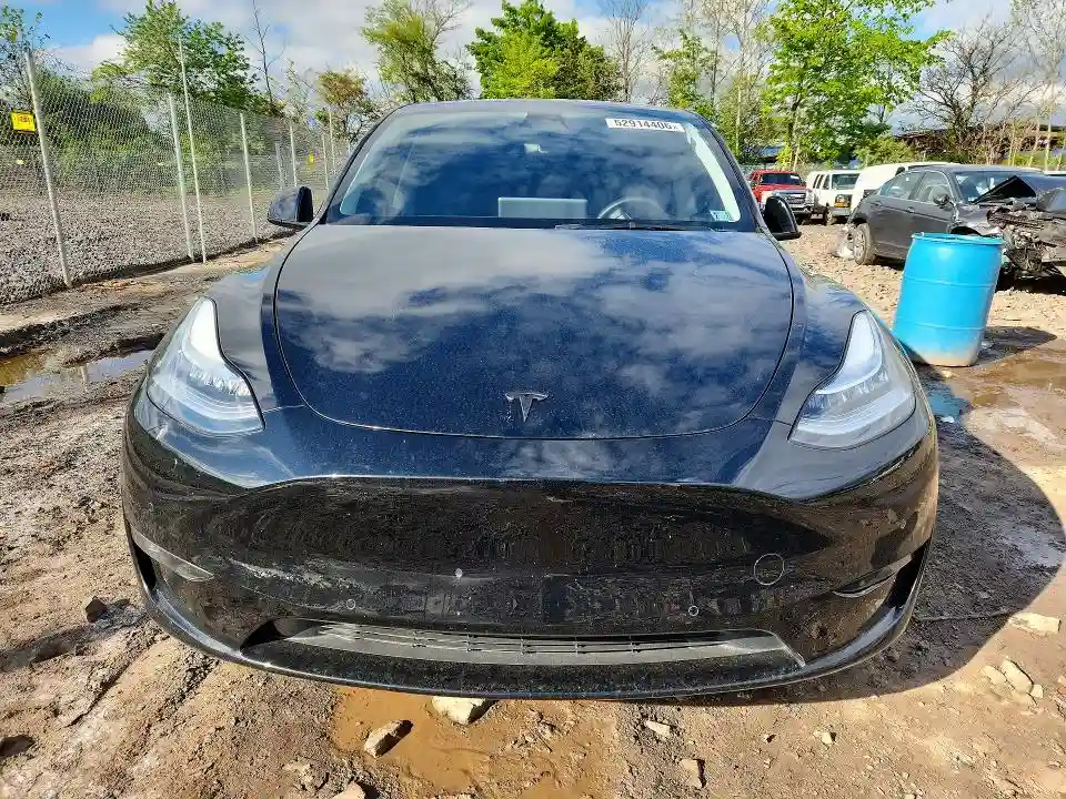 7SAYGDEE1NF447829 2022 TESLA MODEL Y-4
