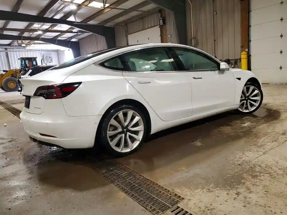 5YJ3E1EB2KF469576 2019 TESLA MODEL 3-2