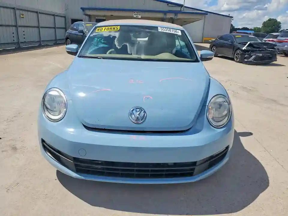 3VW517AT2FM818241 2015 VOLKSWAGEN BEETLE-4