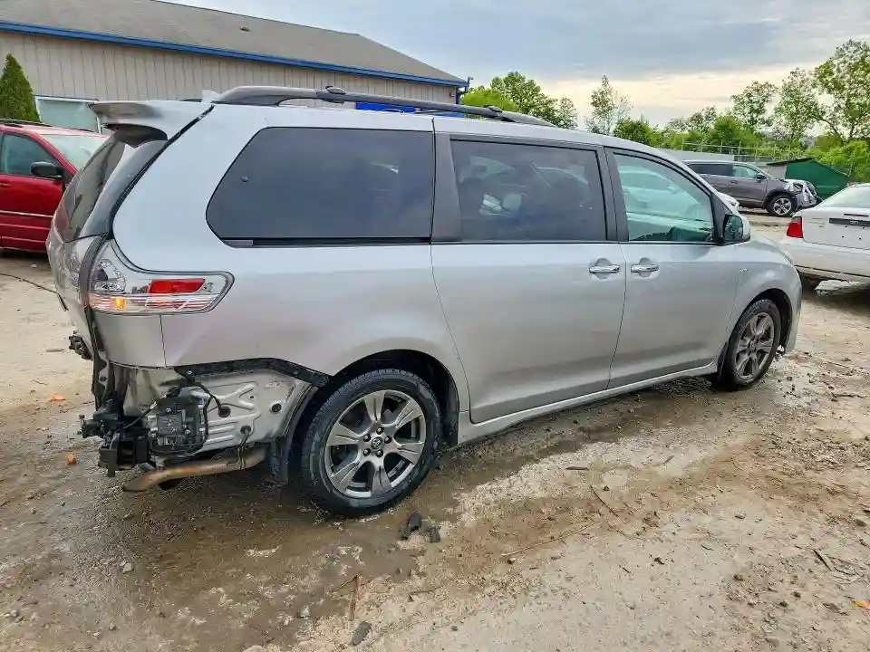 5TDEZ3DC4KS218346 2019 TOYOTA SIENNA-2