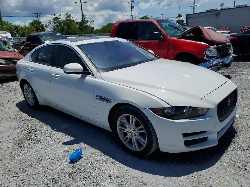 SAJAD4BG6HA953779 2017 JAGUAR XE-3