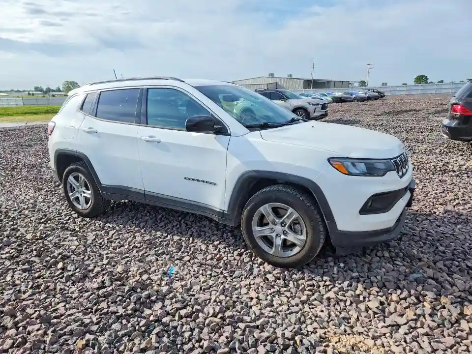 3C4NJDBN8PT544049 2023 JEEP COMPASS-3