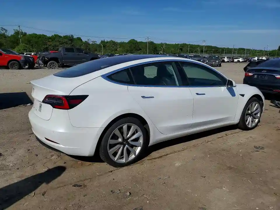 5YJ3E1EA5JF015733 2018 TESLA MODEL 3-2