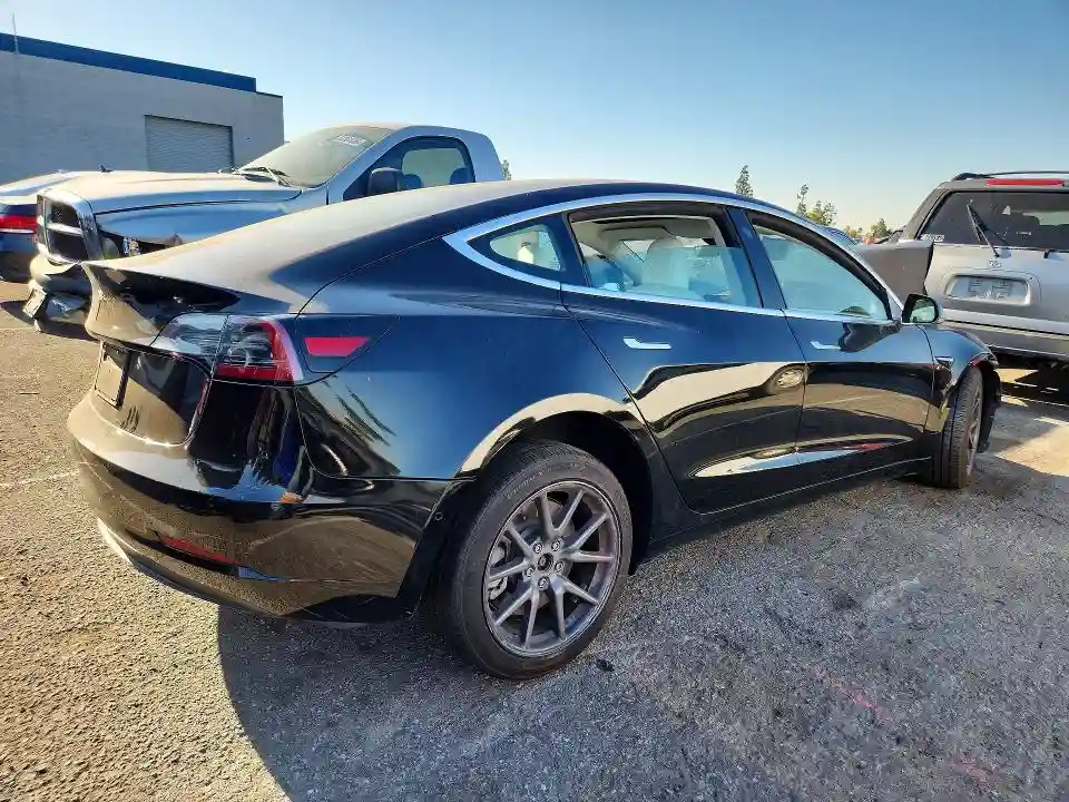 5YJ3E1EB8KF391577 2019 TESLA MODEL 3-2