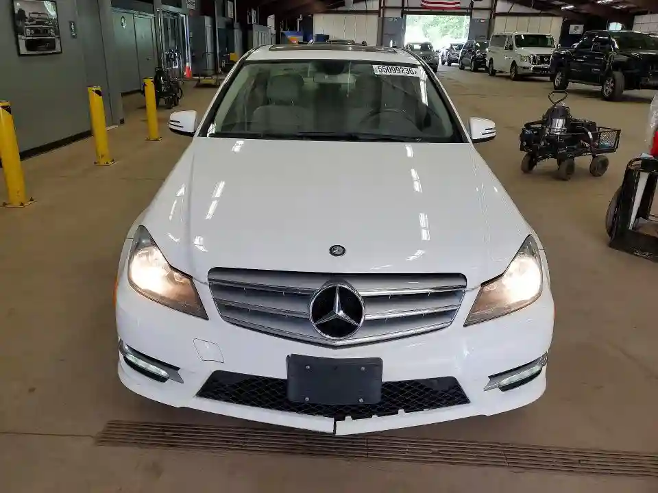 WDDGF8AB4DR256161 2013 MERCEDES-BENZ C-CLASS-4