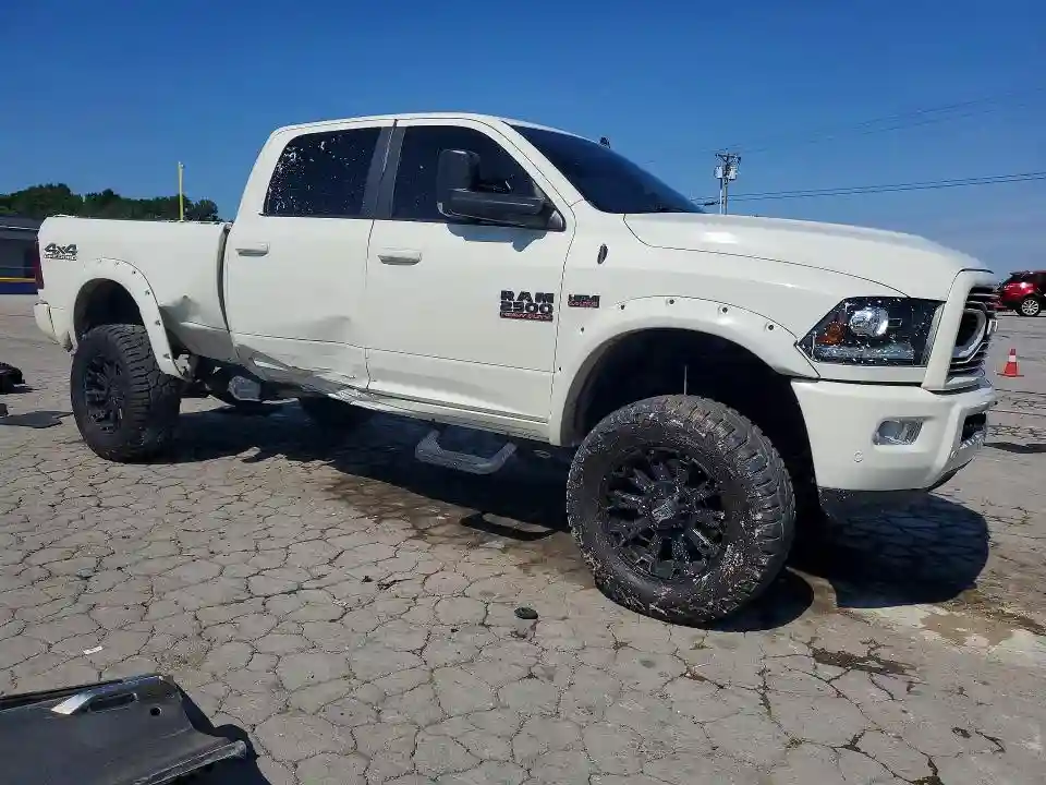 3C6UR5FJ0JG370163 2018 RAM 2500-3