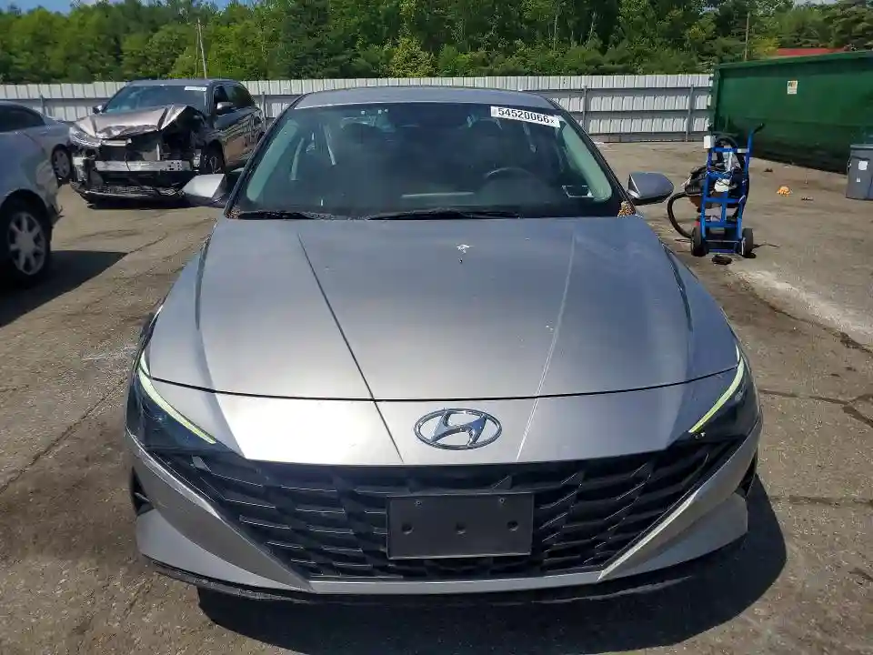 5NPLM4AG7NH069881 2022 HYUNDAI ELANTRA-4