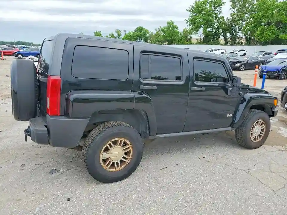 5GTMNGEE1A8137654 2010 HUMMER H3-2