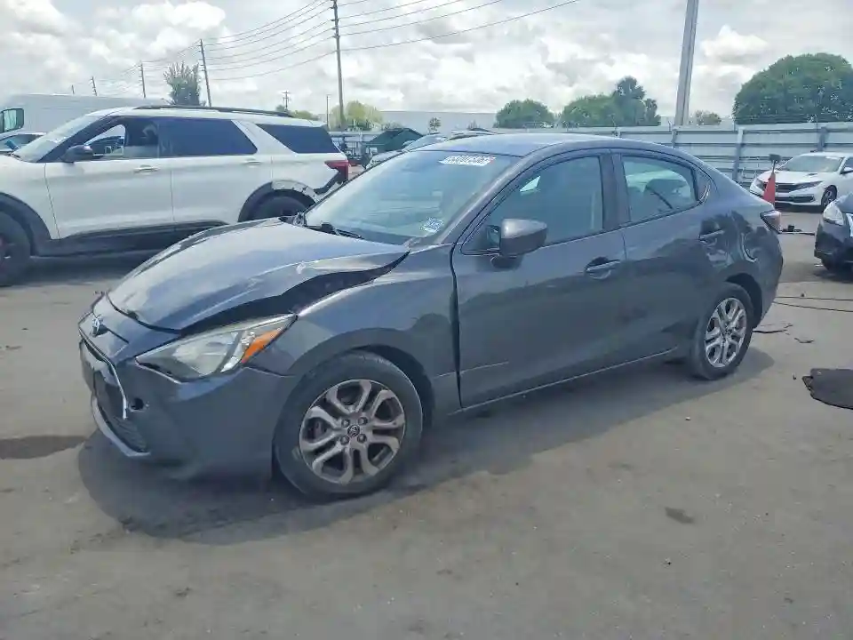 3MYDLBYV9HY172440 2017 TOYOTA YARIS-0