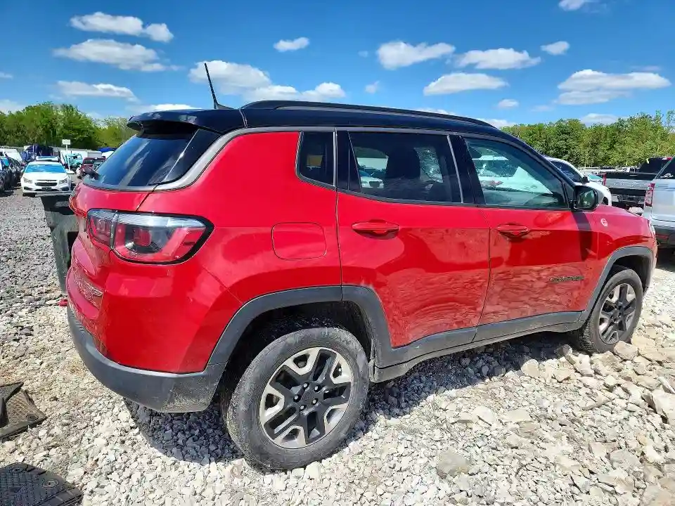 3C4NJDDB5JT345857 2018 JEEP COMPASS-2