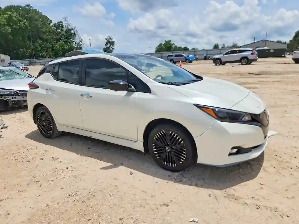1N4CZ1CVXPC555648 2023 NISSAN LEAF-3