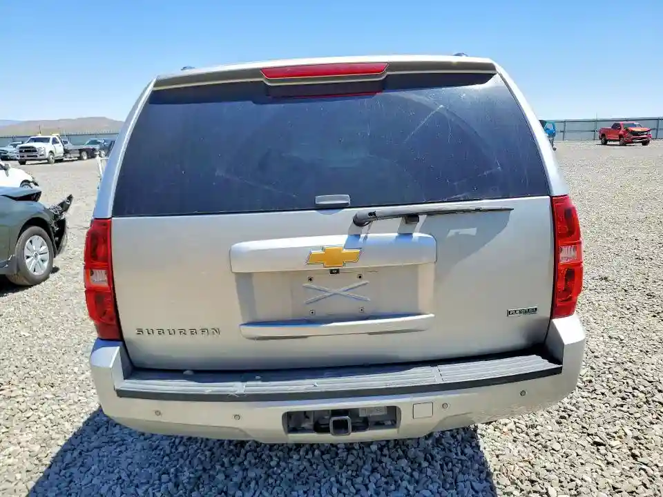1GNSKJE37BR262728 2011 CHEVROLET SUBURBAN-5