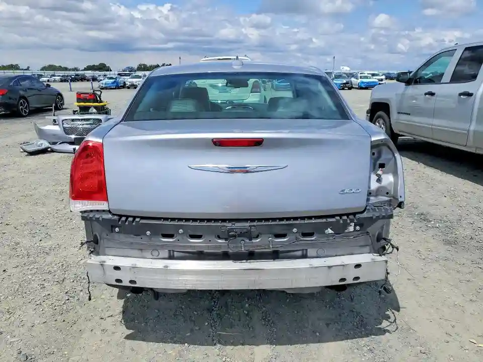 2C3CCAEG8JH137169 2018 CHRYSLER 300-5
