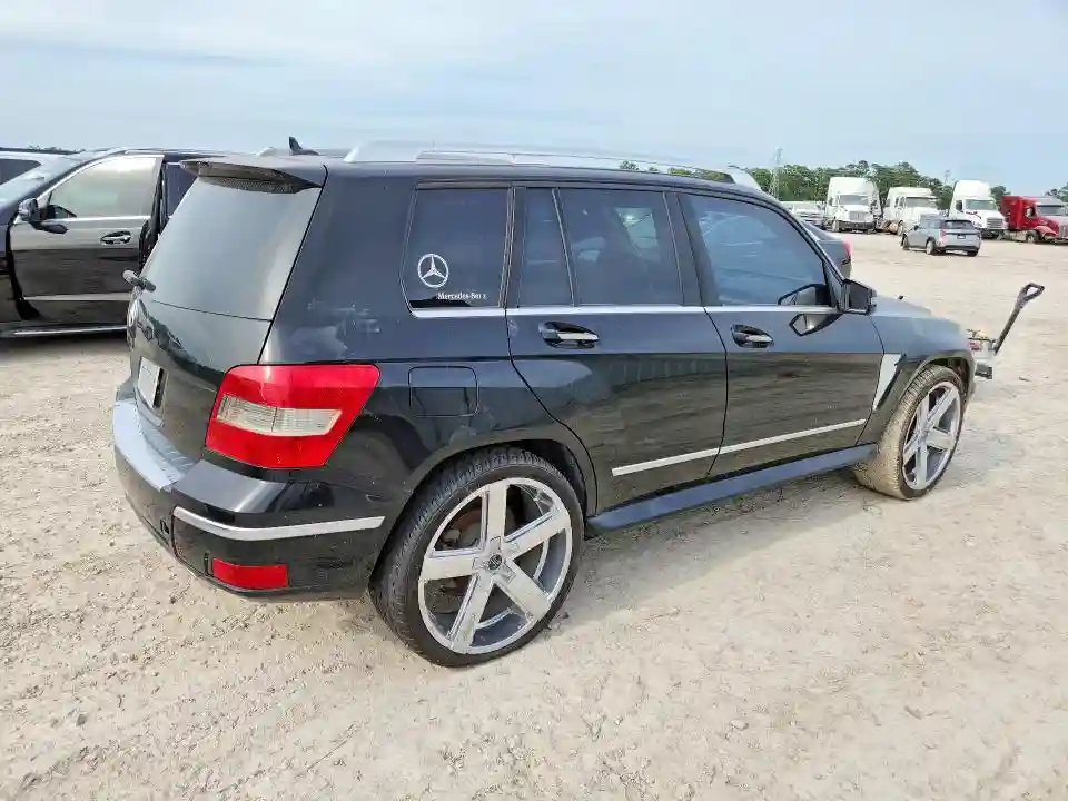 WDCGG5GB5AF412390 2010 MERCEDES-BENZ GLK-CLASS-2