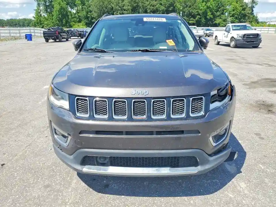 3C4NJDCB8JT199990 2018 JEEP COMPASS-4