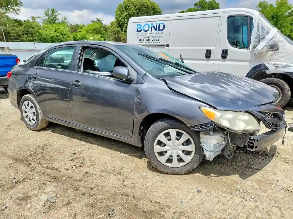 2T1BU4EE3DC979565 2013 TOYOTA COROLLA-3