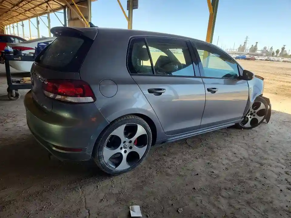 WVWGD7AJ7BW131395 2011 VOLKSWAGEN GTI-2