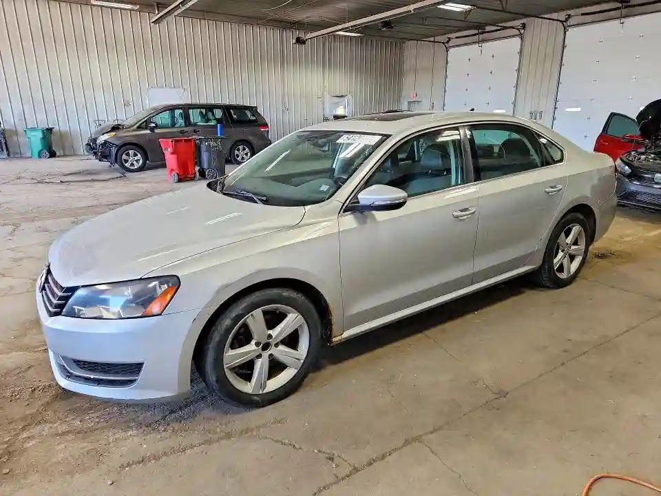 1VWBH7A39CC028527 2012 VOLKSWAGEN PASSAT-0