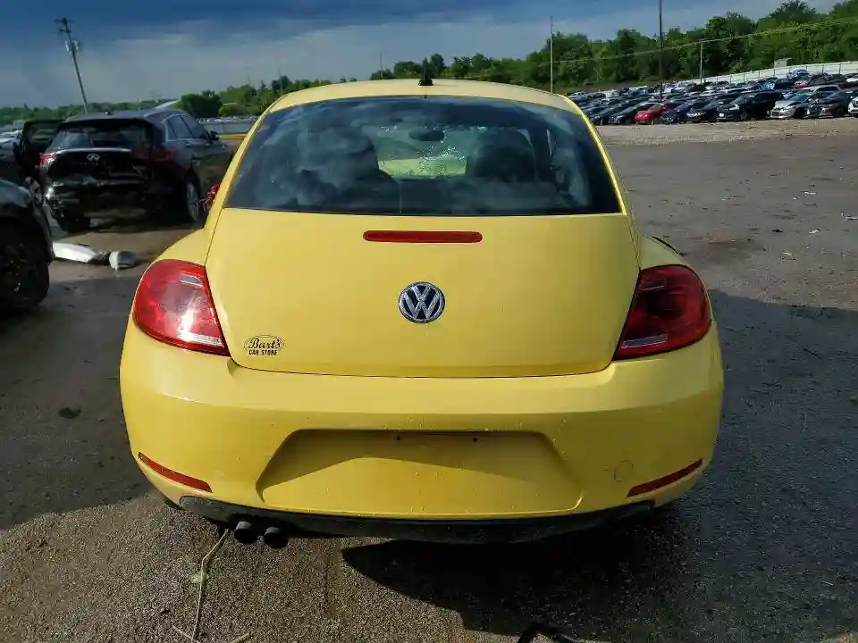 3VWF17AT9FM641210 2015 VOLKSWAGEN BEETLE-5