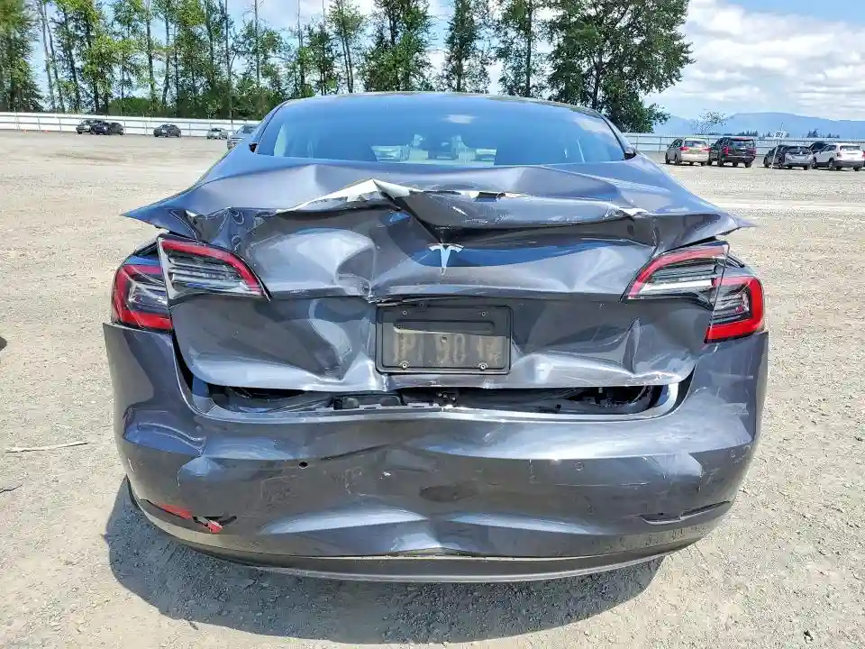 5YJ3E1EA6NF340882 2022 TESLA MODEL 3-5