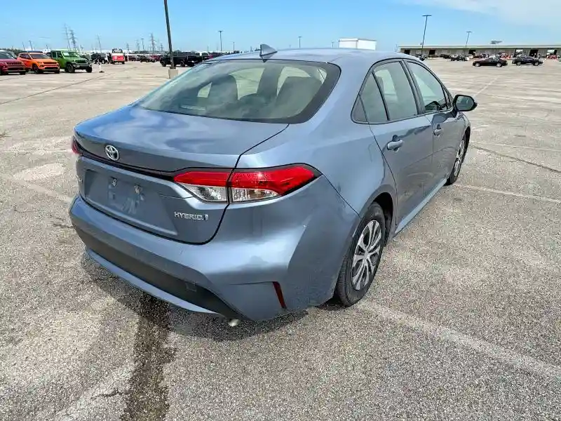 JTDEAMDE3NJ049985 2022 TOYOTA COROLLA-3